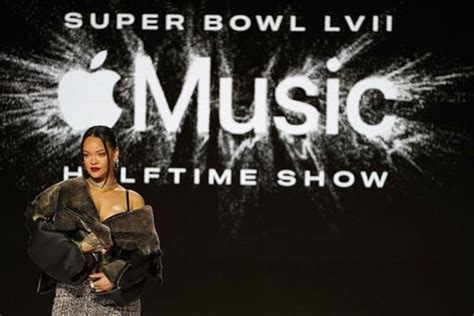 Rihanna Trio Of Anthems Highlight Super Bowl S Star Power Wbal