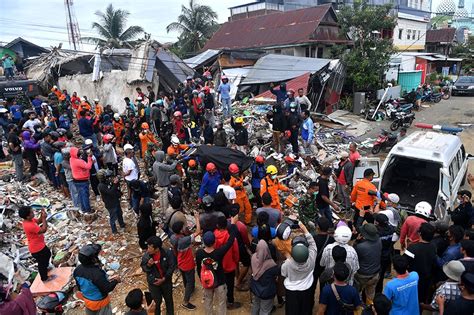 Sulawesi Quake Death Toll At 81 As Indonesia Battles Series Of