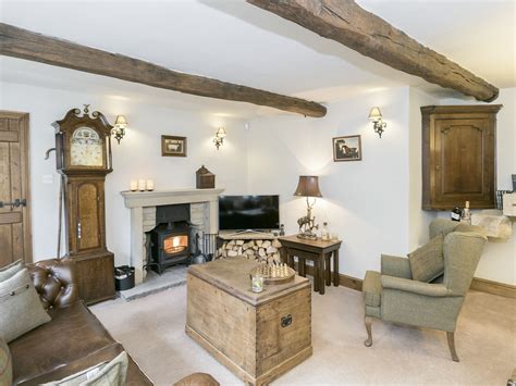 This Quaint 18th Century Weavers Cottage Has Been Lovingly Restored