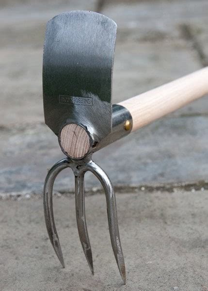 How to pick the right tool for weeding the garden. Buy Sneeboer long handled mattock: Delivery by Crocus