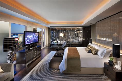 The hotel with the most 2 bedroom suites is caesars palace. Luxury hotel in Las Vegas, Nevada - Mandarin Oriental ...