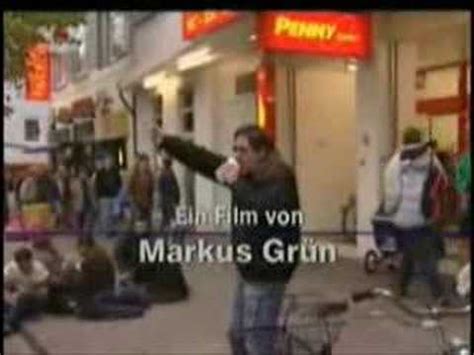 Die reeperbahn hat (fast) all ihre lebensechte ursprünglichkeit und rauheit verloren und ist zu einem plastikhafen freizeitpark verkommen. Penny Markt auf der Reeperbahn Hip Hop Remix - YouTube