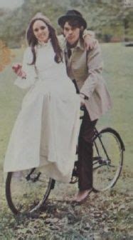 He is survived by gloria richardson thomas, his wife of 53 years; Who is Gloria dating? Gloria boyfriend, husband