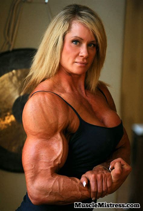Massive Ripped Muscular Amazon Goddess With Impressive Physique Porn