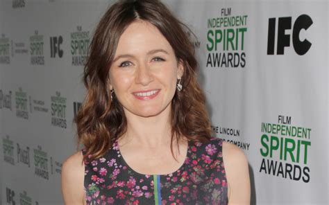 Emily Mortimer Dishes On Her New Movies Favorite Books And Politics In The Newsroom Parade