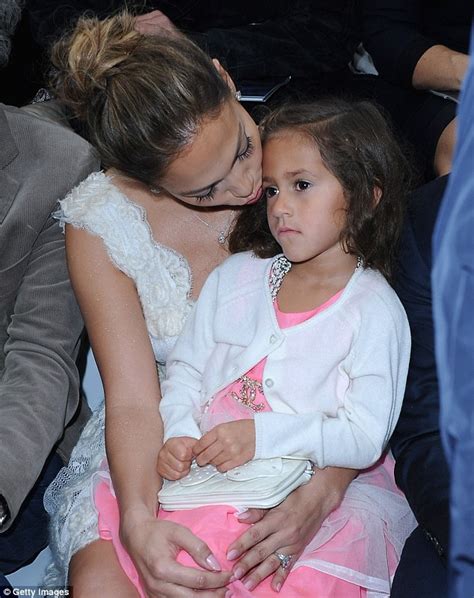 Jennifer Lopezs Daughter Emme Looks Less Than Impressed With Her