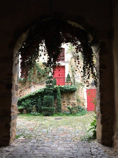 Entre Cours et Jardins - Cite Plantagenet (Le Mans) - All You Need to