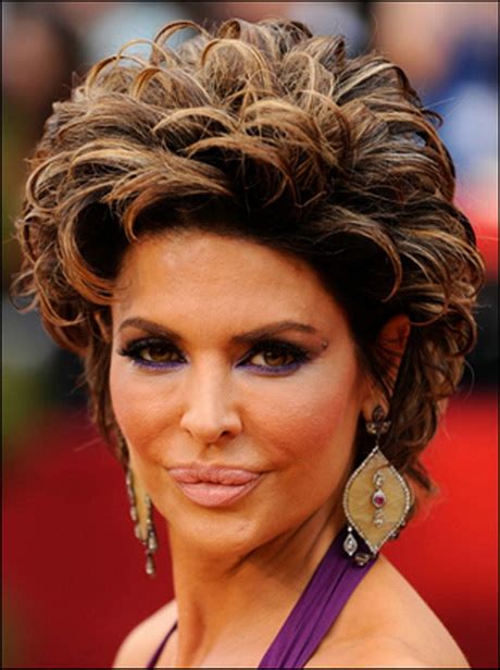 The natural curly hair life can be a bit draining at times, and there are moments where time is not on our side, and putting those curls in a bun is the best we can do. Hairstyles pulled back