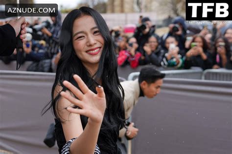 Jisoo Sexy Seen Flaunting Her Hot Legs At The Dior Fashion Show In Paris Aznude