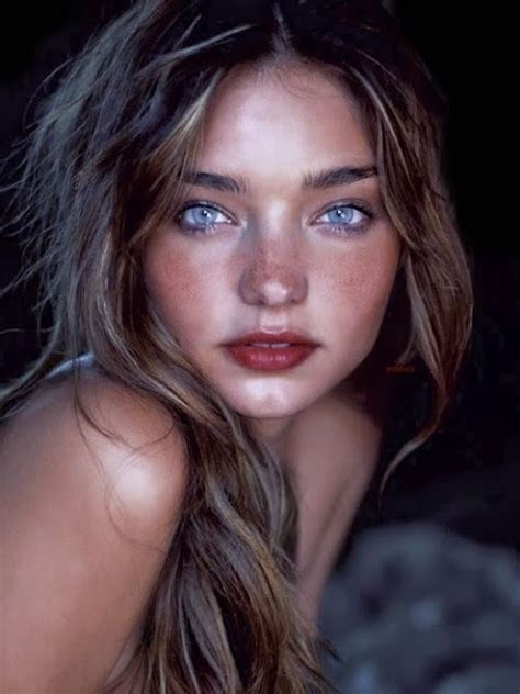 Miranda Kerr Vivid Blue Eyesred Lips And Freckles Beauty