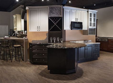 We have over 100 styles of kitchen cabinets on display in our warehouse in bucks county right outside northeast philadelphia. 9 best Showroom Display images on Pinterest | Showroom ...