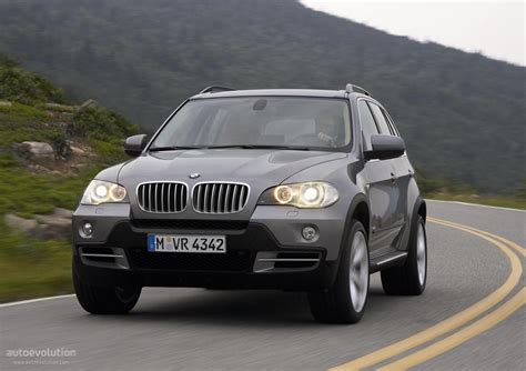 Read our experts' views on the engine, practicality, running costs can it take on the porsche and win? BMW X5 (E70) - 2007, 2008, 2009 - autoevolution