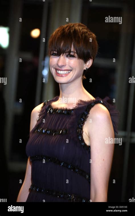 Actress Anne Hathaway Arrives At The Premiere Of Les Miserables