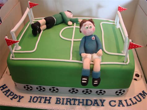 Ice the top with green icing and an icing spatula. Top 21 Football Themed Birthday Cake Ideas | Cakes Gallery