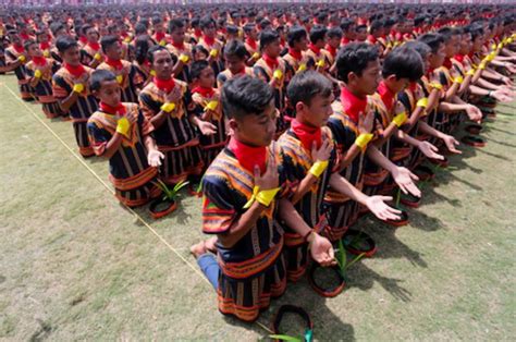 Apa saja yang mesti kita ketahui dari tari saman? Pola Lantai Tari Saman, Tarian Seribu Tangan Asal Aceh ...