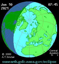 Une éclipse annulaire survient lorsque la lune passe devant le soleil au moment où elle est sur une orbite plus éloignée de la terre.photo : Éclipse solaire du 10 juin 2021 — Wikipédia