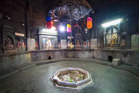 Vishnupad Temple Gaya Story Of Pind Daan Prayag Pandits