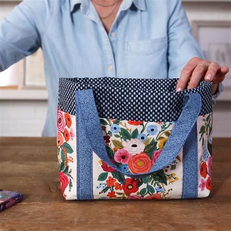 Make Your Own Simple Six Pocket Bag Video Video Sewing Projects Diy Bags Patterns Tote