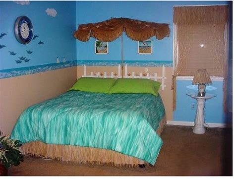 Beach themed bedrooms have tropical style that really modern and elegance at high value of warmth and coziness poured into overall bedroom decorating especially the bedding. Decorating theme bedrooms - Maries Manor: surfing bedroom ...