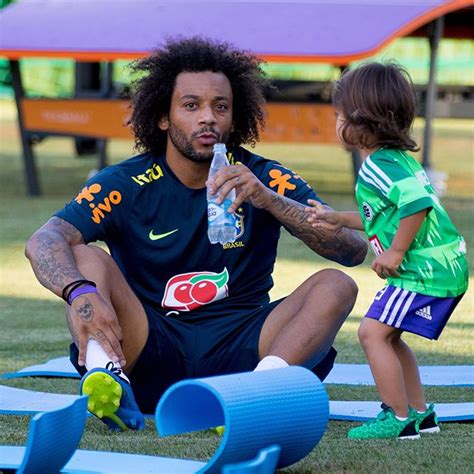 Upload, livestream, and create your own videos, all in. Filho mais novo do jogador Marcelo invade treino e ...