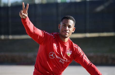 Ina aogo im interview auf kiss fm bei tolga meets! Dennis Aogo: Cornrows oder kurz? VfB-Spieler sorgt mit ...