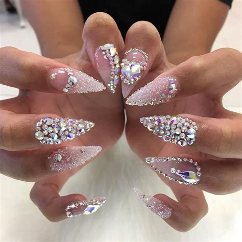 Stiletto Acrylic Nails Which Look Gorgeous Stilettoacrylicnails Nails Design With Rhinestones