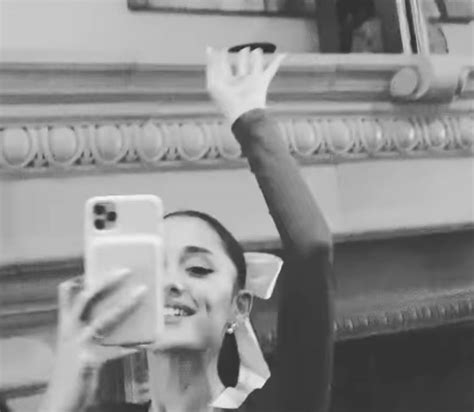 Ariana Grande Mirror Selfie Ariana Grande Ariana