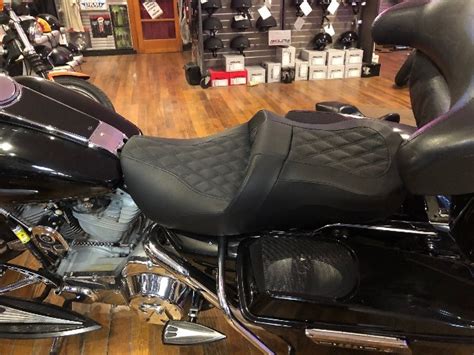 A saddlemen road sofa extended reach in lattice stitching. Saddlemen Black Leather Road Sofa Lattice Seat for 97-06 ...