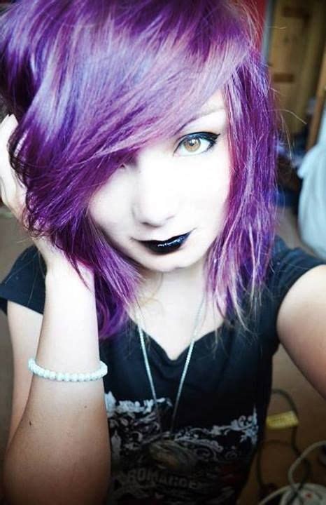 Purple Hair Andblack Make Up 0 Purple Hair Bright Hair Emo Hair