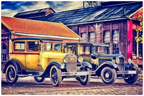 Solve Vintage Ford Cars jigsaw puzzle online with 187 pieces