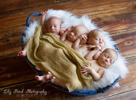 Pin By Bellefit On Twins Triplets And Multiples Quadruplets Newborn