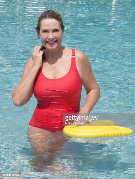 Older Woman In Swimsuit Photos Et Images De Collection Getty Images