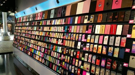 Master Case Phone Case And Cell Phone Store Design