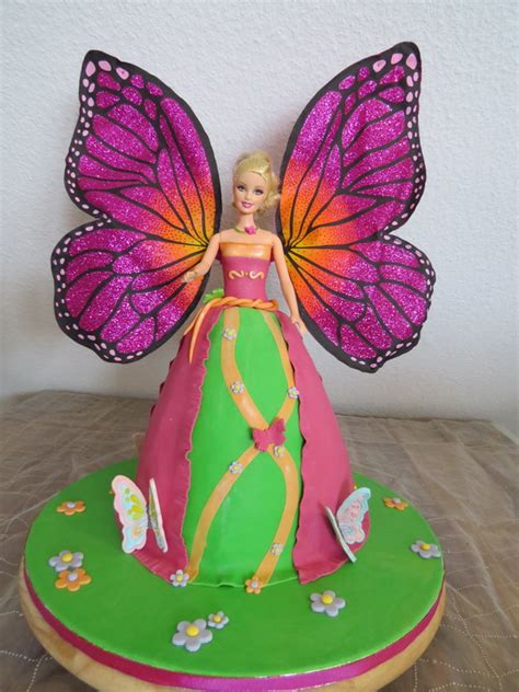 Für barbie und ihre freundinnen kann man ohne großen finanziellen aufwand kleidung und accessoires basteln. Prinzessin/Barbie Torte - LUXUS-Torten