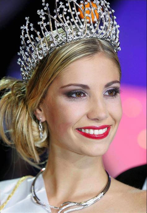 That same year she went on to represent her home country in the miss universe pageant. Quand Alexandra Rosenfeld était élue Miss France 2006