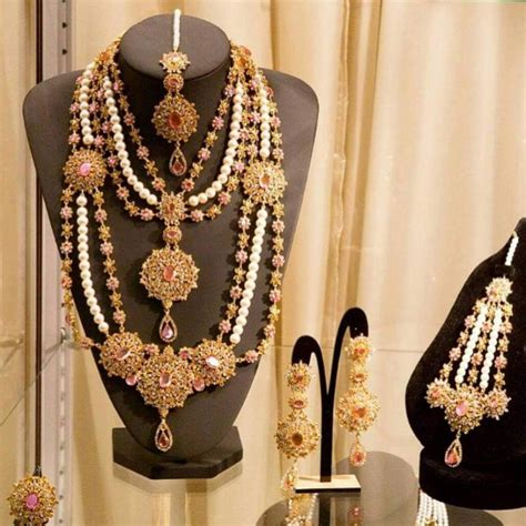 Latest Kundan Jewellery Designs & Trends for Asian Women ...