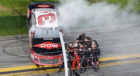 Through nascar live tv viewer's can enjoy all nascar races streaming on their favorite smartphones. First 2019 Daytona 500 ad on FOX captures legends | NASCAR.com