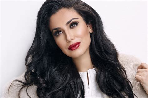 Mengenal Huda Kattan Beauty Blogger Di Balik Kerajaan Kecantikan Huda