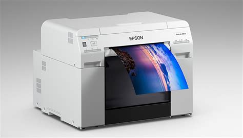 Epson Lanza Una Impresora Fotográfica Comercial Compacta Que Admite Una Amplia Gama De Formatos