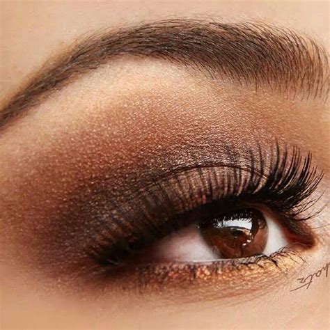 That pop of gold can be placed on the inner lid, center lid or even in the inner corner of your eye glam holiday makeup: Brown Tines for Brown Eyes♡ | Gold smokey eye