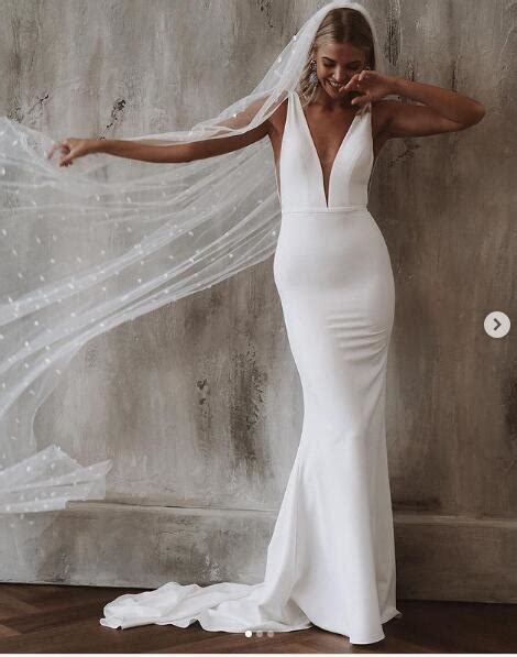 Sexy Wedding Dress Deep V Neck Wedding Dress Mermaid Backless Wedding