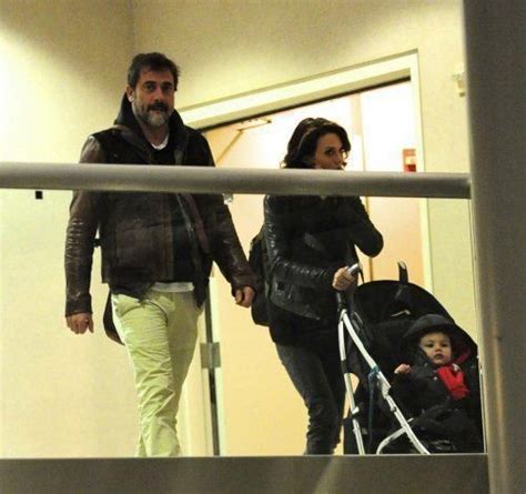 First he married to actress anya longwell in 1992 but ended up his relation with her after eleven years in 2003. Jeffrey Dean Morgan Son | Jeffrey Dean Morgan, Hilary Burton and their son. | Jeffrey dean ...