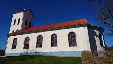 Välkommen att titta här på sidan. ᐅ Skredsviks kyrka i Uddevalla • Adress & Öppettider ...