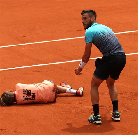 Noto anche come sascha, in carriera ha vinto 15 tornei atp, tra cui le atp finals 2018, su 24 finali disputate. French Open: Alexander Zverev kämpft sich mit letzter ...