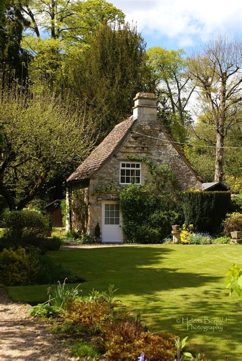 What A Sweet English Cottage I Would Love To Spend A