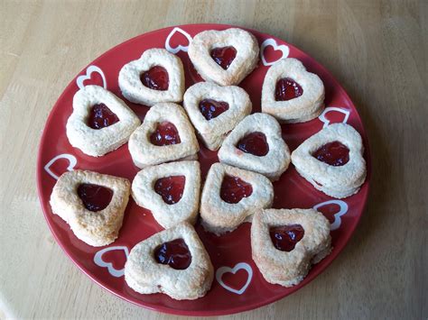Lucy 'In the sky': Easy Love Heart Biscuits - Valentine ...