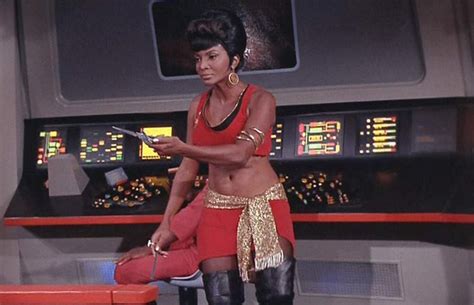 Nichelle Nichols As Uhura In Star Trek The Original Series R Midriff