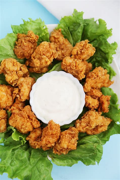 1 siung bawang putih haluskan. Resepi Popcorn Ayam yang Lazat - Daily Makan