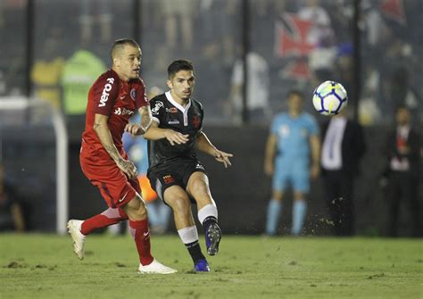 No entanto, ainda que o atleta estivesse de fato impedido, isso jamais poderia ser considerado um erro de direito, sendo um mero erro de fato, que não justifica. Assistir Inter X Vasco Ao Vivo - Free Download Wallpaper