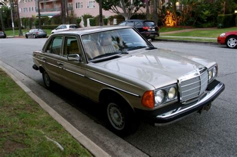 Powered by a 2197cc engine of 105bhp for the petrol engine and 60 bhp for the diesel, with all disc brakes and floor gear. 1985 Mercedes-Benz 300D Turbo Diesel Rare Smoke Silver - Low miles, Garage kept for sale: photos ...